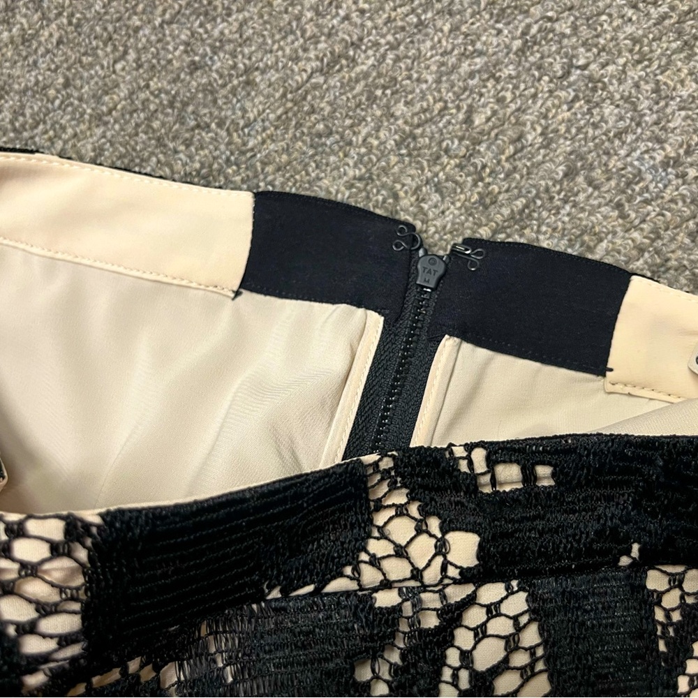 Alice + Olivia Lace Pattern Wide Leg Pants - Picture 10 of 15